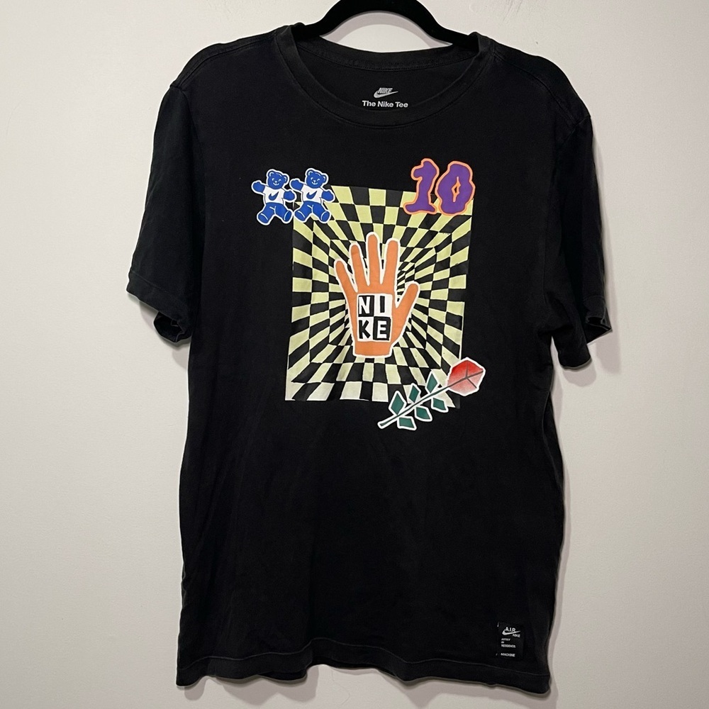 Nike x AIR men’s black  Artist in Residence Graphic casual T-Shirt in Size M